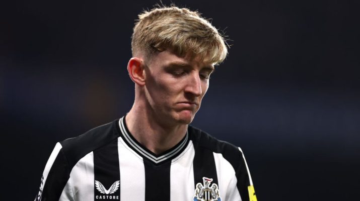 Pemain Newcastle Gordon Terhindar Dari Cedera Serius